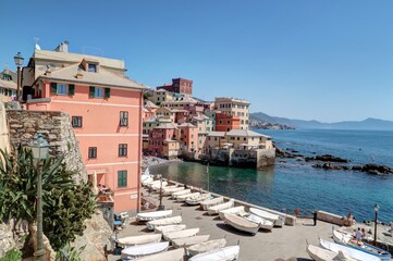 Plage de Boccadasse à Genes sur la côte de Ligurie en Italie du nord