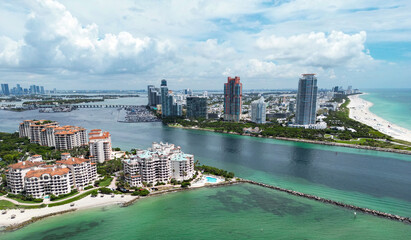 Naklejka premium Miami Beach skyline. Aerial drone shot of the Miami Beach. Aerial view of South Pointe Park and South Beach in Miami Beach.