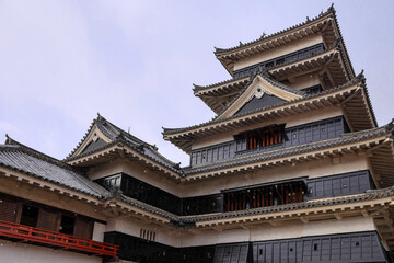 Fototapeta premium 日本周遊 粉雪舞い散る松本城