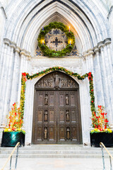 entrance to the church of the holy sepulchre