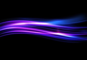 黒い背景に輝く紫と青の光の波が流れる様子