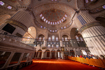 Obraz premium nterior of The Sultanahmet Mosque (Blue Mosque) in Istanbul ( Turkish: Sultan Ahmet Cami)