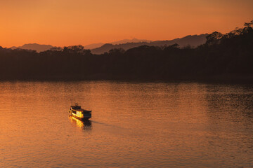 Naklejka premium Sunset over Mekong River in Luang Prabang, Laos