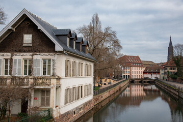 houses on the river