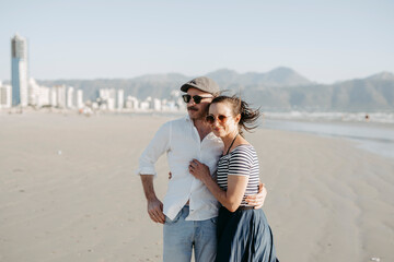 Liebespaar am Sandstrad, Cape Town,Südafrika