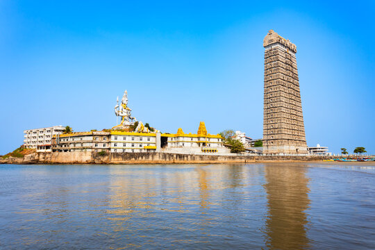 Murudeshwara Temple in Murdeshwar town in India