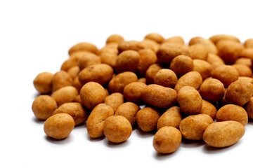 Coconut cream coated peanuts snack