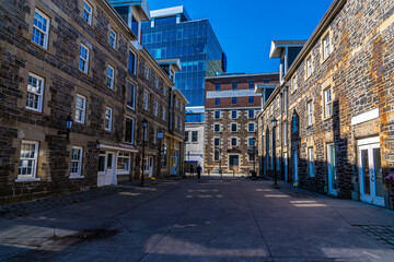 Obraz premium A view down a street in the historic old quarter of Halifax, Nova Scotia, Canada in the fall