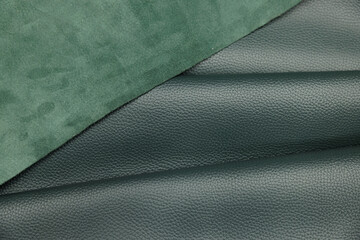 Leather texture: Elegant folds and shading A representation of high quality leather with visible wrinkles and shading that highlight the softness and structure of the material.