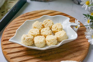 Almond Sugee Cookies are rich, buttery, with a nutty almond flavor, a popular kuih during Hari Raya