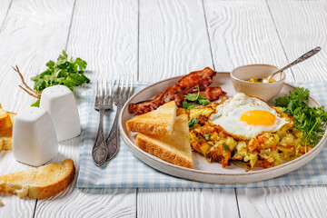 Bubble and Squeak with bacon, toasts, fried egg