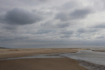 Sturmwolken an der See