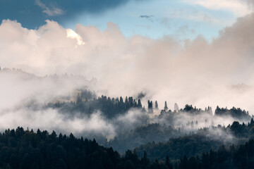 Pieniny w Wiosennych Mgłach  © Wojciech Lisiński