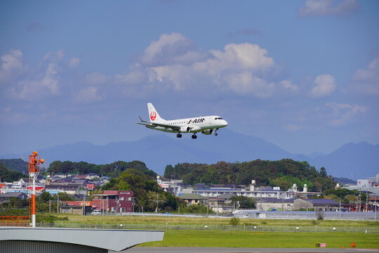 J-Air Embraer 170 airplane　JAL Japan Airlines