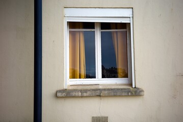 Reflets dans la fenêtre .