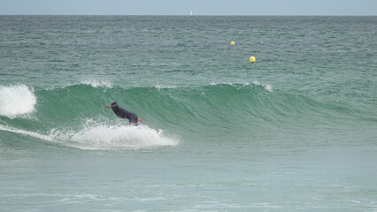 Surfeur dans la vague