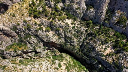 Obraz premium Defile near to the town of Relleu, with the walls of the gorge, 80 metres from the bottom.