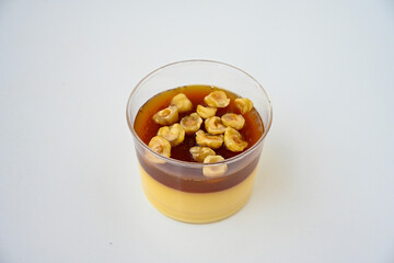 Close-up of homemade mug cakes with protein topping. Tek kisilik, adet yas pasta. Red velvet, Profiterol, meyveli, krokanli, frambuazli,  cikolatali yas pasta. Dogum gunu pastasi. Cilekli, frambuazli.