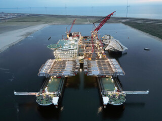 A large pipelaying and heavy lifting vessel, Holland