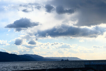 淡路島を背景の明石海峡の景観