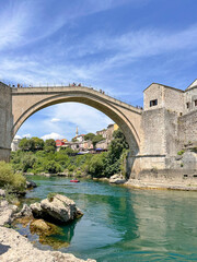 Obraz premium View of the Stari Most from the Rivers Edge