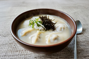 떡국, 설날