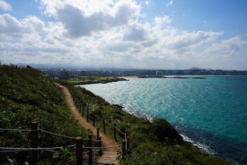 Obraz premium wonderful seascape with seaside walkway
