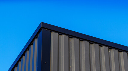 Modèle de construction en tôles de hangar