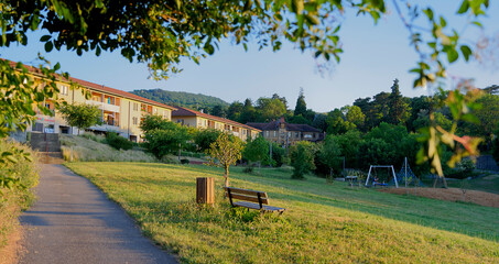 Saint-Germain-au-Mont-d'or village, esplanade de la mendillone et mairie