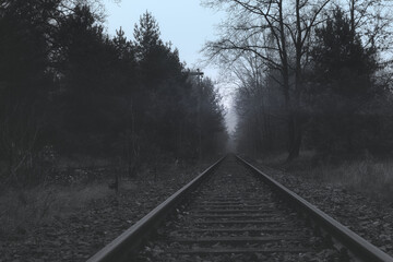 Bahnstrecke im Nebel 