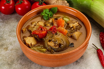 Thai curry with chicken and basil