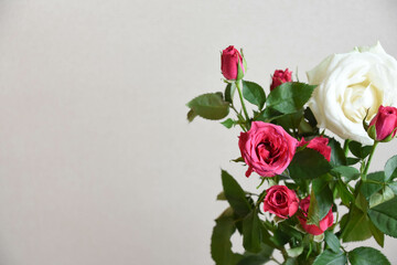 白とピンクの花束