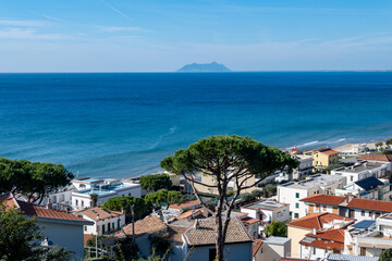 Obraz premium View on medieval small touristic coastal town Sperlonga and sea shore, Latina, Italy