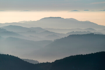 Aussicht über den Nordwarzwald beim Lotharpfad bei Inversion 