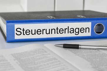 Aktenordner mit der Beschriftung Steuerunterlagen