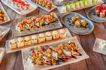 Spicy Tuna Roll: Filled with minced tuna with spicy mayonnaise