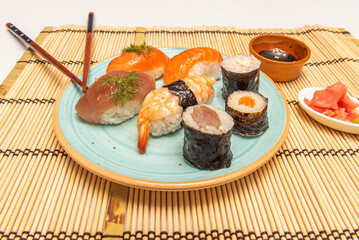 If you choose options such as vegetables or lean fish and limit the use of additional fats, sushi can be a low-calorie option