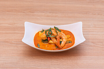  Thai people adapted Indian curry recipes, incorporating indigenous ingredients and cooking techniques that reflect the country's geographic diversity