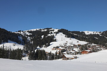 Hiking between Gstaad and Saanenmoser