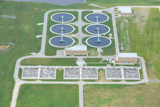 Aerial view of a waste water treatment plant near St. Louis, Missouri, USA.