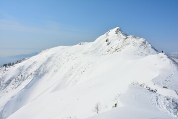 雪の上州武尊山の剣ヶ峰山