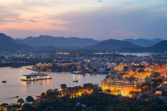 Old city and lake at dusk, Udaipur, Rajasthan, India