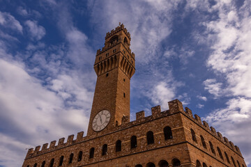 Fototapeta premium Low-angle view of the Old Palace (Palazzo Vecchio) seen from the Uffizi Galleries