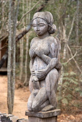 Fototapeta premium statue de la fertilité croyance religieuse malgache, Parc National de Kirindy, Madagascar