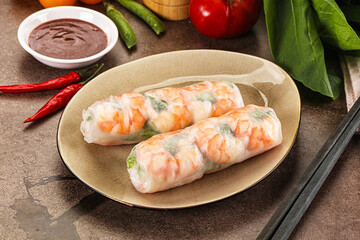 Vietnamese spring roll with prawn