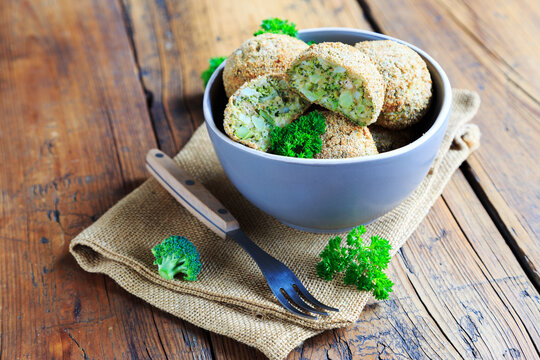 Low Carb Brokkoli-Bratlinge