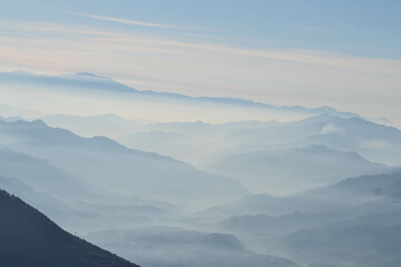 Naklejka premium Himachal Pradesh – The Land of Majestic Mountains and Serene Beauty