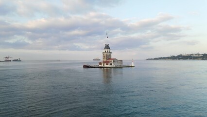Fototapeta premium Maiden's Tower istanbul aerial view