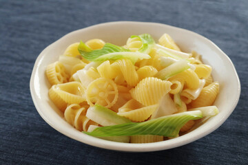 うるいとマカロニのサラダ