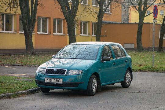 Green Czech Skoda Fabia Classic hatchback car parked on street